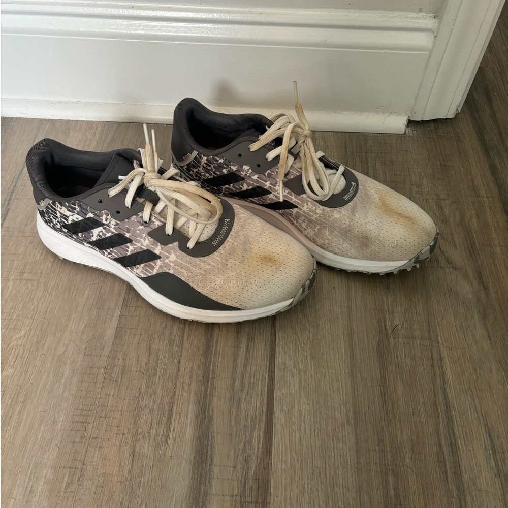 Adidas S2G spikeless golf shoes